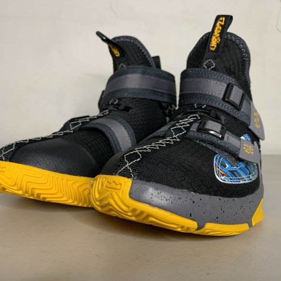 YOUTH NIKE LEBRON SOLDIER XIII FLYEASE - Picture 7 of 7